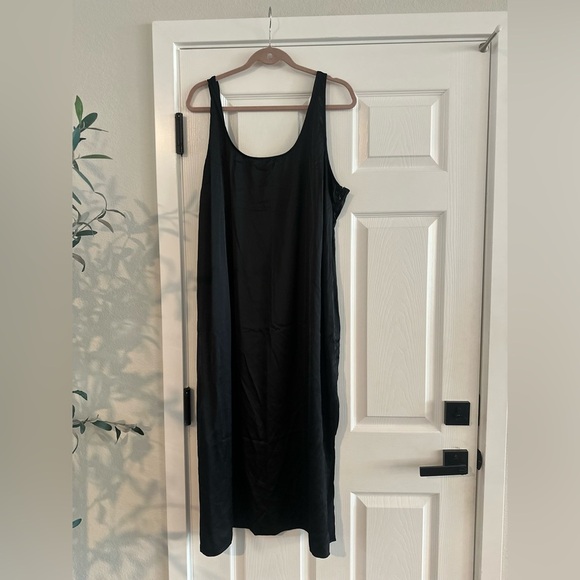 NWOT ABERCROMBIE & FITCH BLACK SATIN STRAP DRESS XL - Picture 1 of 4